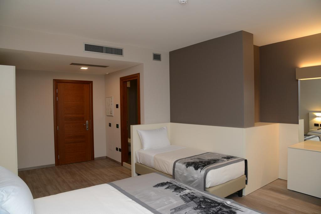 Albergo Roma, BW Signature Collection Castelfranco Veneto Luaran gambar