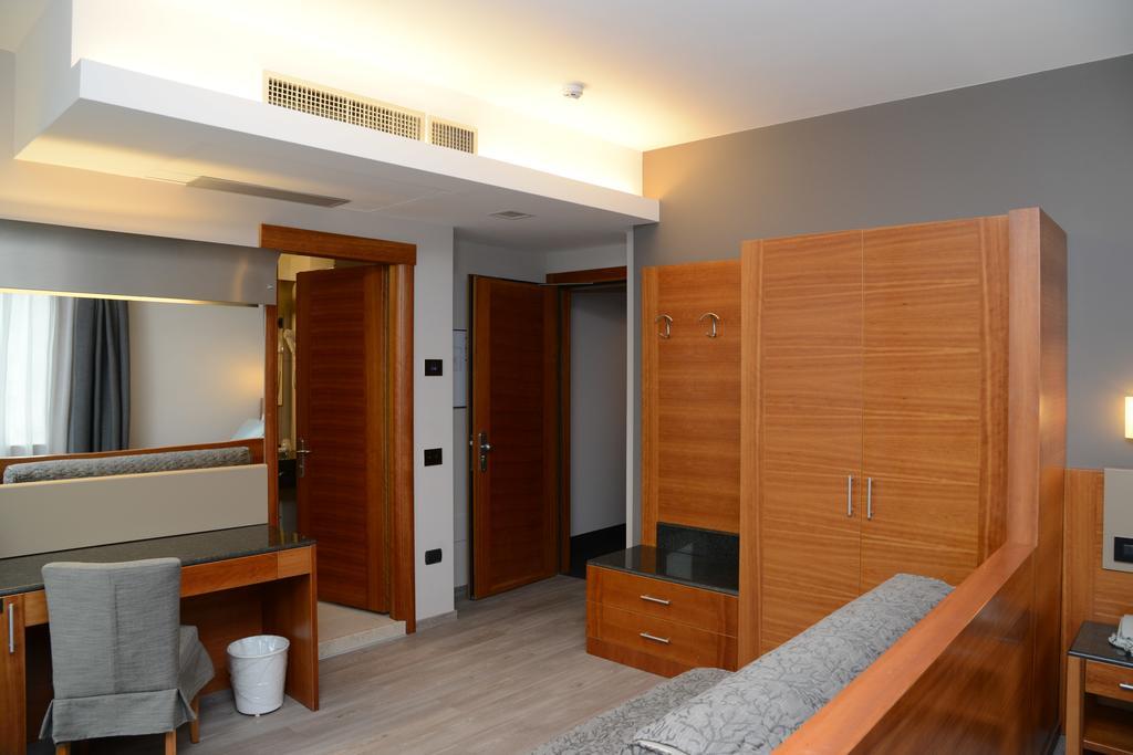 Albergo Roma, BW Signature Collection Castelfranco Veneto Luaran gambar